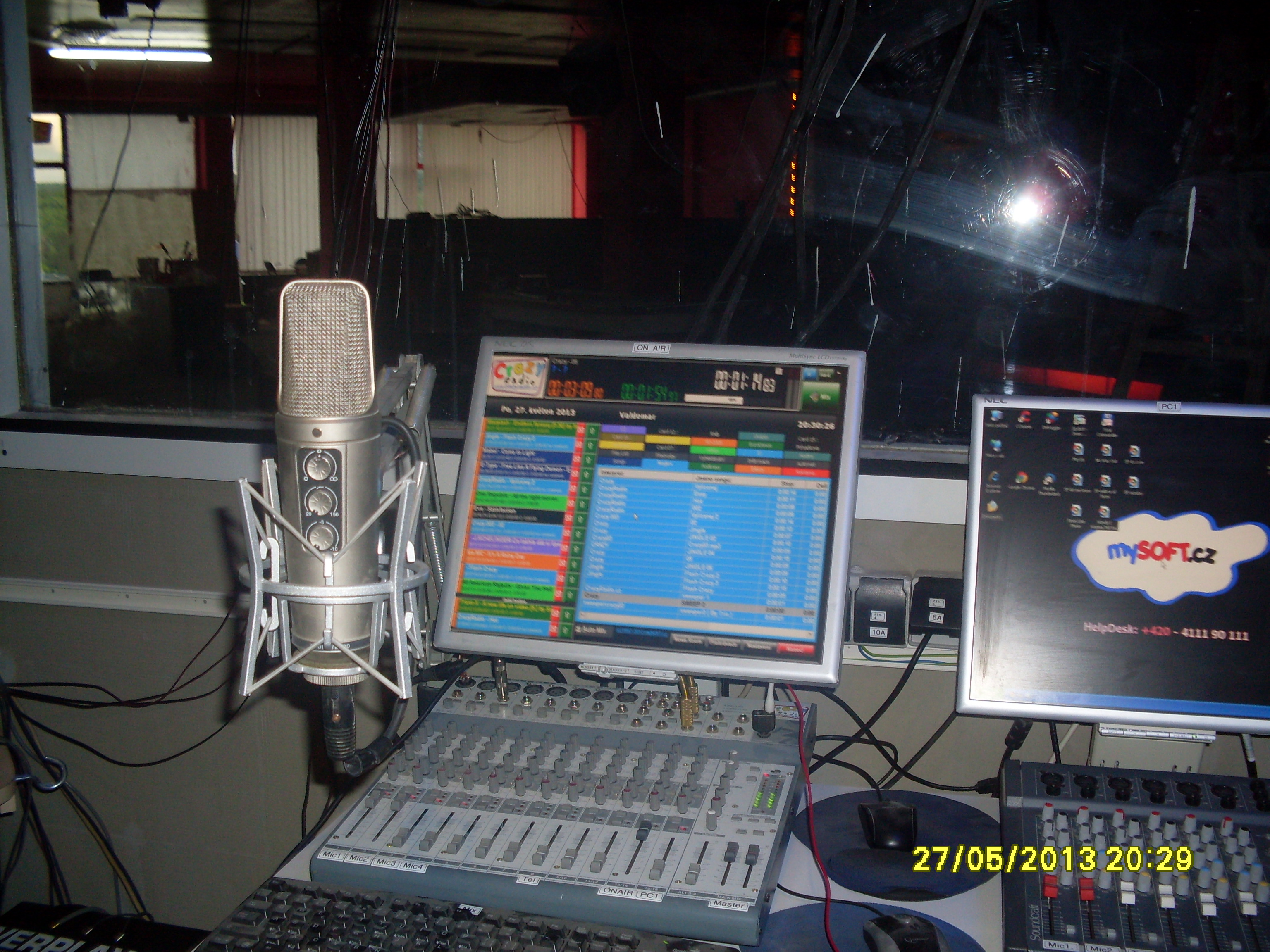 Studio Crazy Rádia v Crazy Music Baru v Mostě, budova Sport